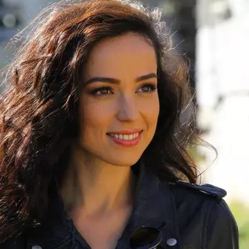 Cura cu apă a Oliviei Steer pentru păr frumos şi sănătos