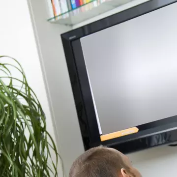 Televizoare şi telefoane la prețuri de 1-8 lei. Detalii aici