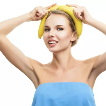 Cum să-ţi faci singură un tratament cu banane, pentru vârfurile despicate