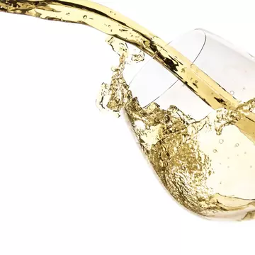 8 lucruri pe care le poţi face cu un pahar de vin