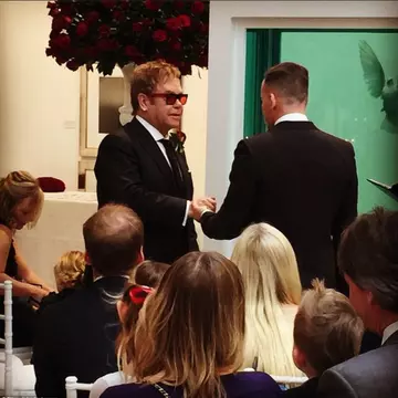 Elton John s-a căsătorit cu iubitul lui | Foto