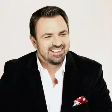 Horia Brenciu ar da o lege ca fiecare familie sa adopte un copil de Craciun