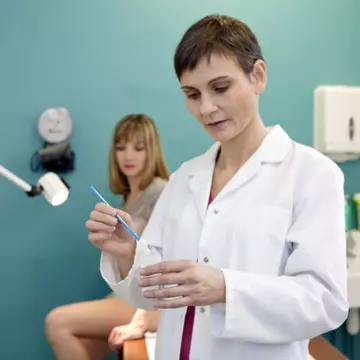 Cum arată un col uterin sănătos şi unul cu cancer