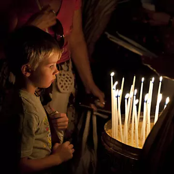 Tradiţia copiilor cu două nume. Ce spune Biserica despre asta