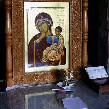 Ce se întâmplă dacă faci semnul crucii deasupra mâncării! Oamenii de știință au, în sfârşit, dovada