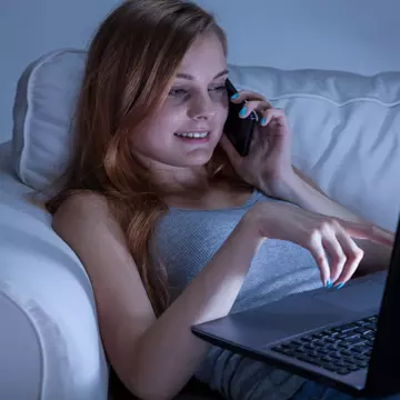 Ești dependentă de facebook?