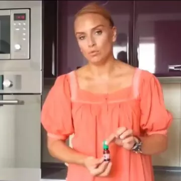 Chec cu afine: reţeta delicioasă a Adinei Halas