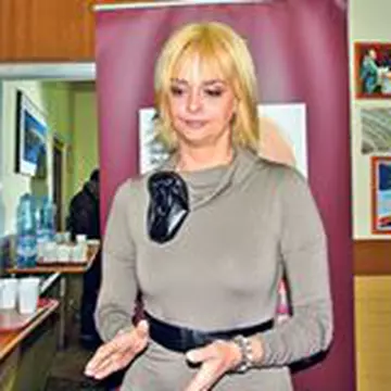 Foamea de bani i-a lăsat fără avere