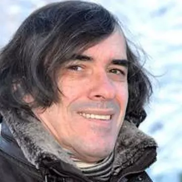 Toată lumea îl ştie pe Mircea Cărtărescu, dar iat-o pe soţia lui!