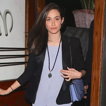 Îmbracă-te ca Emmy Rossum