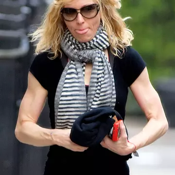 Ce braţe, ce abdomen! Răduleasca a ajuns mai rău decât Madonna! FOTO
