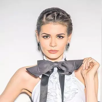 Moni l-a părăsit pe Mr. Pink! 