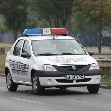O artistă de la noi a fost oprită de poliţişti