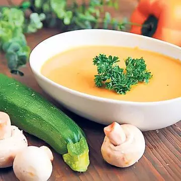 REȚETE: Supe-cremă de legume, o minune!