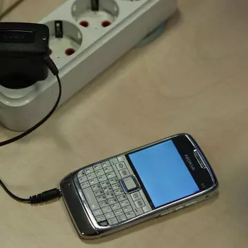 Cum afli dacă ai telefonul ascultat! Ce simplu e!