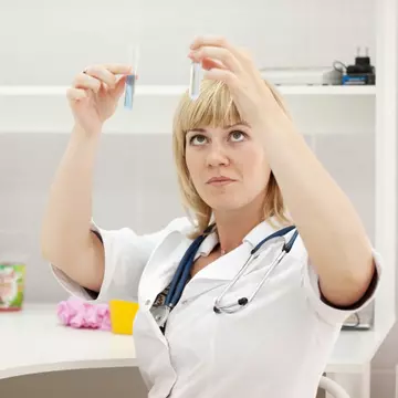 Analize care depistează cancerul