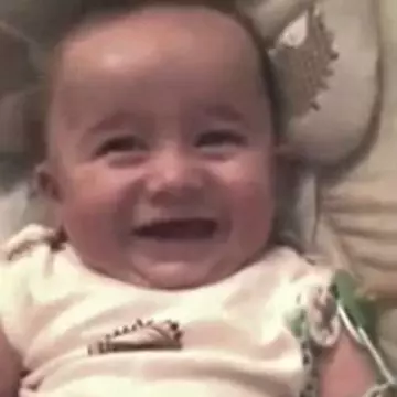 Bebeluşul cu râs malefic! A uimit tot internetul | Video