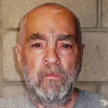Unul dintre cei mai sadici criminali din istorie se căsătoreşte! Motivul halucinant pentru care o tânără îl ia de soţ