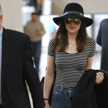 Îmbracă-te ca Dakota Johnson
