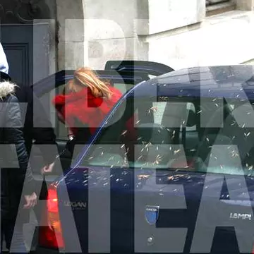 Adevărata lovitură dată proxenetelor: trebuie să îşi găsească un loc de muncă legal!
