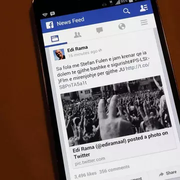 Te încadrezi? Uite care sunt cele mai enervante persoane de pe Facebook