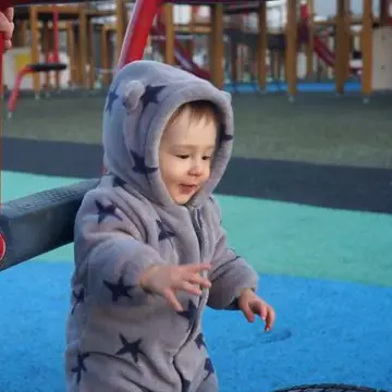 Fiul Danei Rogoz a învățat să meargă! Uite-l cum se descurcă! | VIDEO