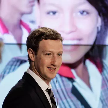 Cât lucrează Mark Zuckerberg pe zi? 