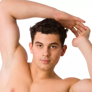 De ce nu e bine să faci sex cu un tip care are sub 20 de ani! 