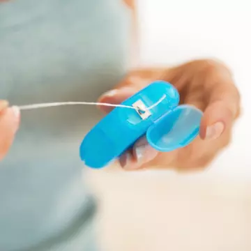 7 lucruri pe care le poți face cu ața dentară