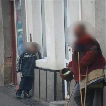 Din cerșetor pe stradă a ajuns patron de cafenea! Uite ce truc incredibil a folosit