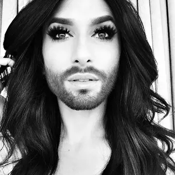De neimaginat! Schimbare radicală de look! Cum arată Conchita Wurst blondă și fără barbă