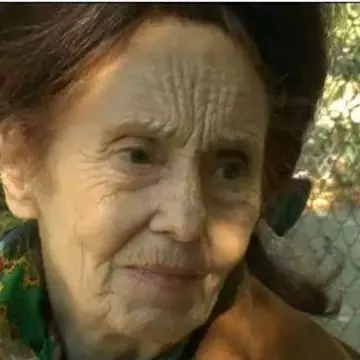 Cea mai bătrână mamă din România arăta trăznet în tinereţe! Vezi cum arăta Adriana Iliescu în trecut