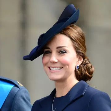 Secretul tenului lui Kate Middleton: uleiul de măceşe