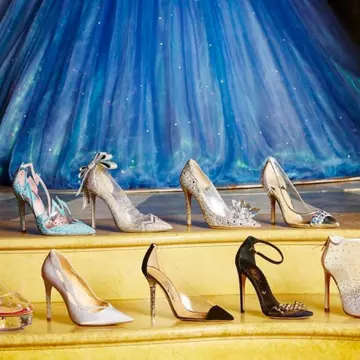 Ce pantofi au creat marii designeri pentru "Cenuşăreasa"