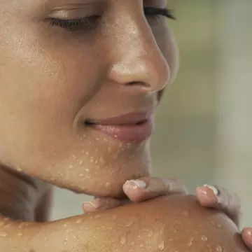 Scrub natural pentru piele din 3 ingrediente