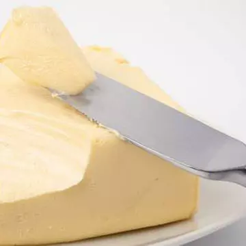 Cum să faci unt de casă, în 3 pași simpli! Durează 5 minute și e delicios  