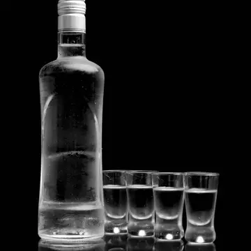 Vodca face minuni în casă. Habar nu aveai la ce e bună