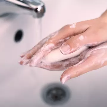 Ce este „boala mâinilor murdare”
