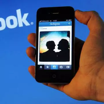 Facebook te urmăreşte chiar dacă nu ai cont şi nu vizitezi site-ul