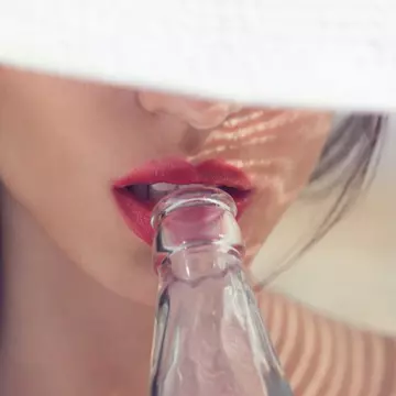 Ce se întâmplă dacă îţi speli părul cu Cola