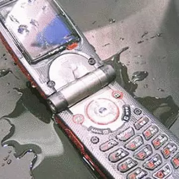 Ce se întâmplă dacă primeşti un mesaj pe telefon în care scrie "Am ceva important să îţi spun, sună-mă"