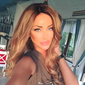Bianca Drăguşanu s-a apucat de făcut rochii de mirese