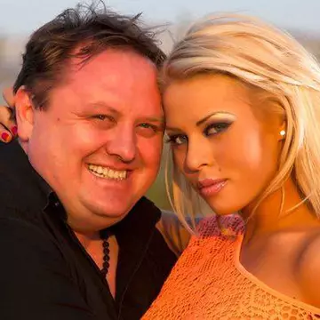 Roxana Nemeș: "Nu am stat cu Radu pentru bani". Luis Lazarus i-a adus Roxanei BANII într-o cutie!