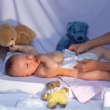 Protecția consumatorilor avertizează: șervețelele umede pentru bebeluși sunt periculoase!