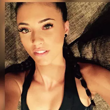 Antonia şi-a schimbat din nou look-ul. Imagini de senzaţie cu ea şi cu Dominic