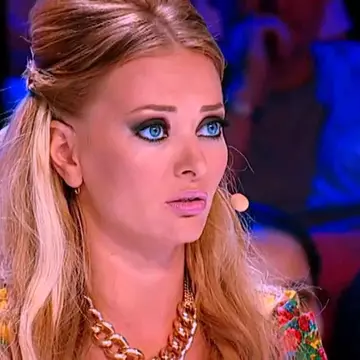 X Factor va avea un al 4-lea jurat. Juriul nu va mai fi format din Bănică, Brenciu şi Delia