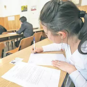 Bacalaureat 2015 perle. "Otilia era fiţoasă" şi "arăta super bine", "Harap-Alb este cel mai şmecher fiu al Împăratului" iar Aglae era "cea mai rea babă din tot universul"
