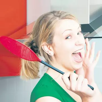 Cum scapi de insectele din casă! Cele mai bune sfaturi ca să scapi de molii, ţânţari, muşte, furnici şi gândaci de bucătărie