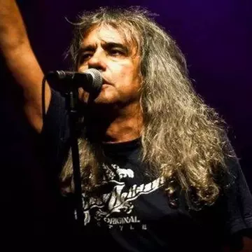 Uimitor! Cristi Minculescu a venit în țară, a slăbit și arată mai bine ca acum 20 de ani!