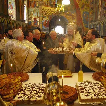 Tu știi cum și cand trebuie să se facă pomenirea morților? 